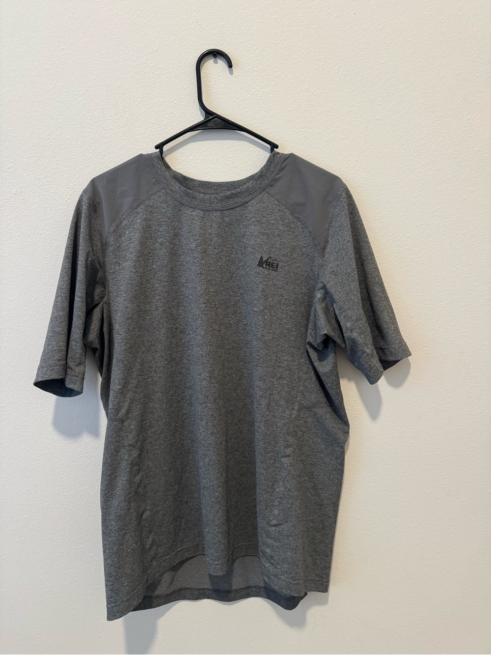REI Men's Short Sleeve Performance Tee in Gray
